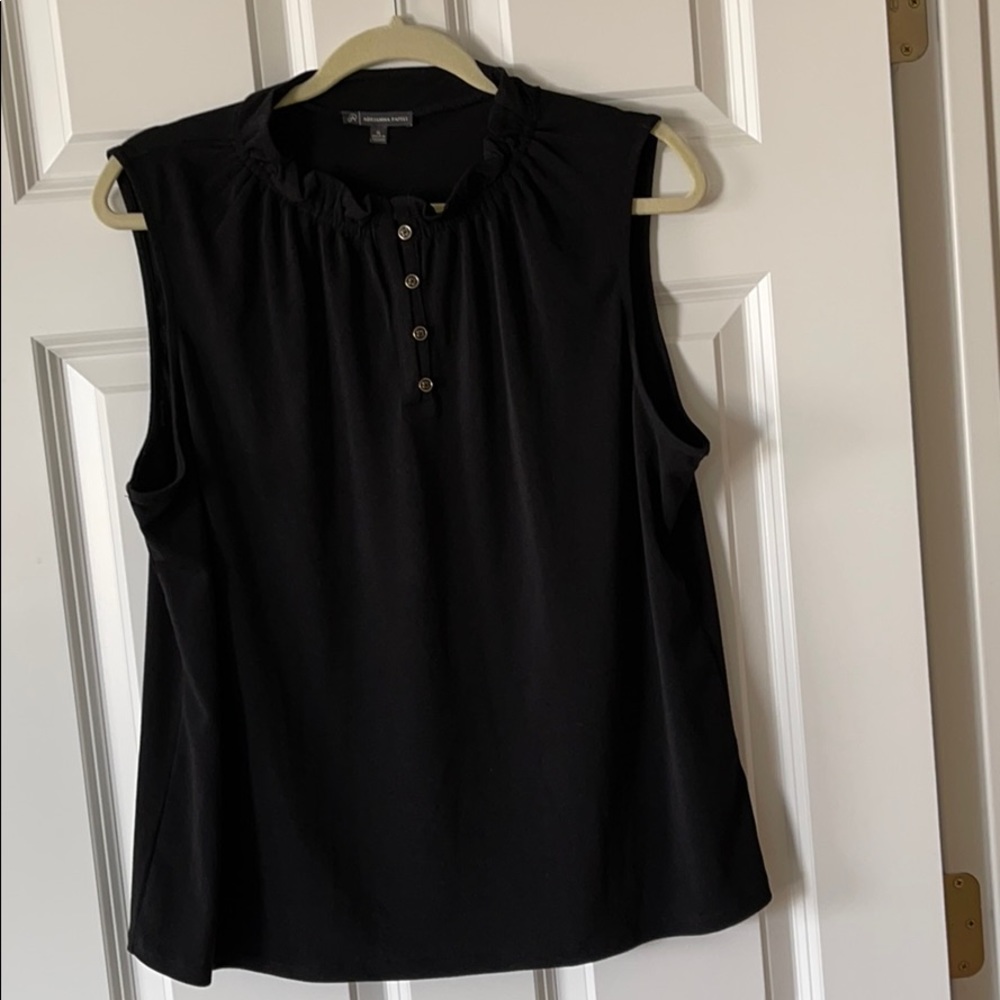 ADRIANNA PAPELL BLACK SLEEVELESS BLOUSE